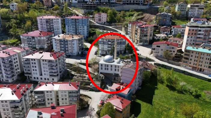 Türkiye'de eşi benzeri yok... Artvin’in “Ayaklı Camisi”: Altından yol geçen mimari harika