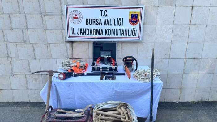 Bursa’da kaçak kazı operasyonu! 4 şüpheli suçüstü yakalandı