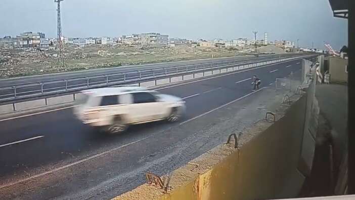 Mardin’de skandal kaçış: Polise çarpıp kaçan sürücü kamerada, memur ağır yaralı
