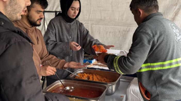 Sincan Belediyesi’nden i̇stanbul depremi için acil gıda yardımı