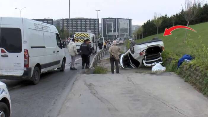 Bakırköy'de zincirleme kaza; otomobil ters dönüp yol kenarına savruldu, 5 yaralı hastaneye kaldırıldı