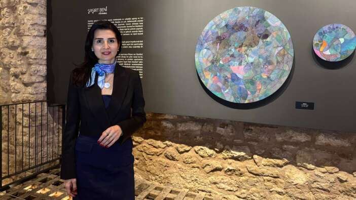Seval Özcan'ın yeni solo sergisi "Şaşırt Beni İstanbul", Baruthane'de sanatseverlerle buluştu