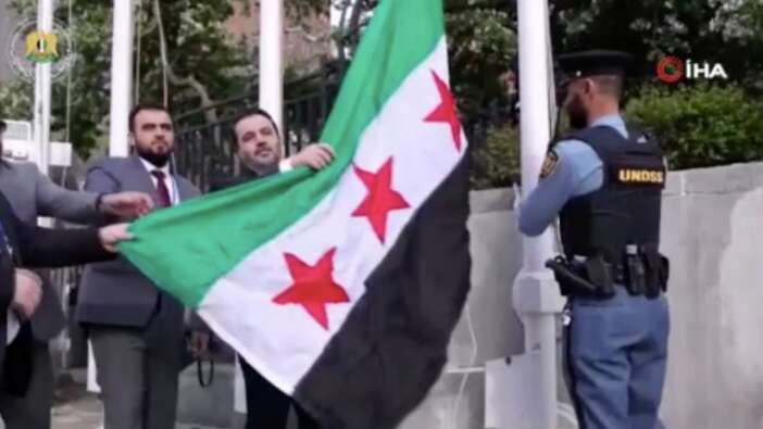 Suriye’nin yeni bayrağı BM’de göndere çekildi: Halkımızın iradesi temsil ediliyor