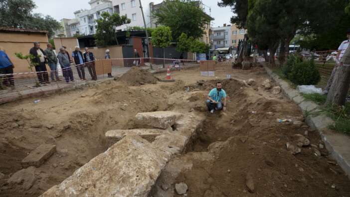 Aydın'da yol yenileme çalışmasında Roma dönemine ait insan kemikleri bulundu
