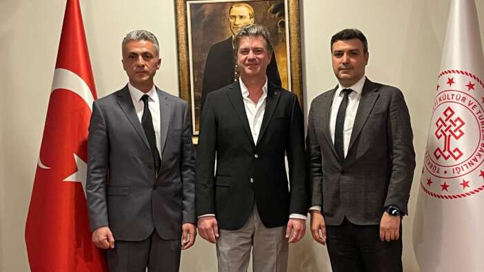 Antalya Devlet Opera ve Balesi'nde müdürlüğe Özgür Aslan getirildi