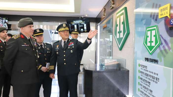 Genelkurmay Başkanı Orgeneral Metin Gürak Güney Kore'de
