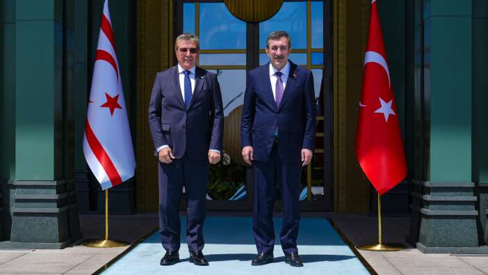 Cumhurbaşkanı Yardımcısı Cevdet Yılmaz, Beştepe'de KKTC Başbakanı Ünal Üstel ile görüştü
