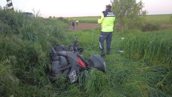 Feci kaza! Edirne'de motosikletle 125 metre sürüklenen genç hayatını kaybetti...