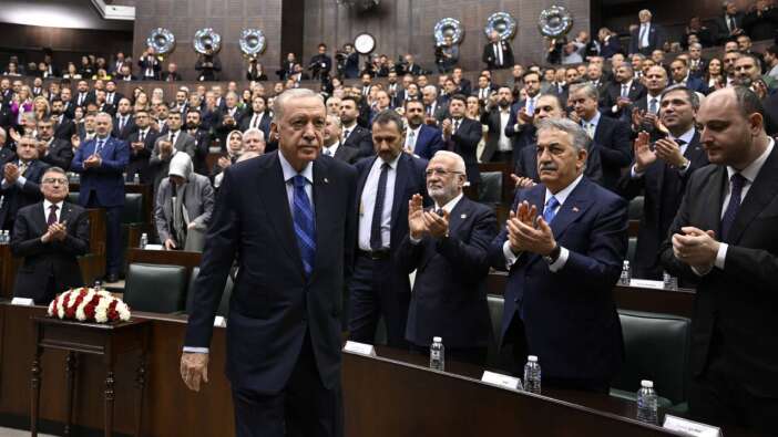 Cumhurbaşkan Erdoğan: Rüşvet batağına düşmüş isimleri demokrasi kahramanı ilan ediyorlar