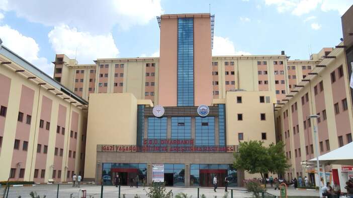Diyarbakır’da zehirlenme şüphesi: 53 öğrenci hastaneye kaldırıldı...