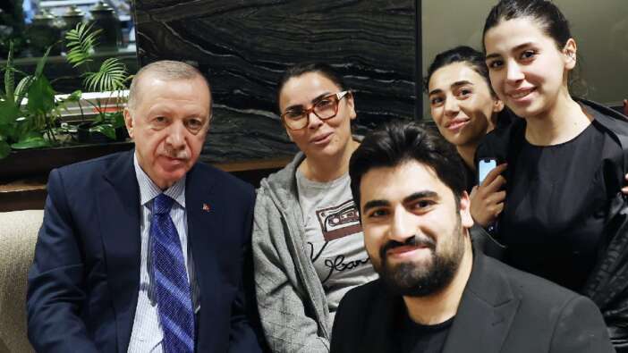 Cumhurbaşkanı Erdoğan’dan Ankara’da sürpriz kafe ziyareti