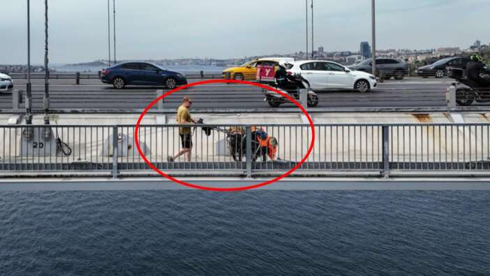 Yürüyerek 26 ülke arşınlayan ünlü gezgin Karl Bushby stanbul'da! 15 Temmuz Şehitler Köprüsü’nü yürüyerek geçti...