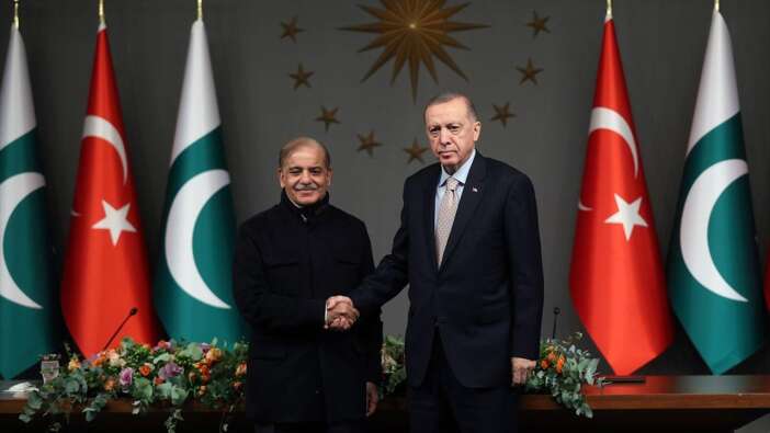 Türkiye barış için devrede! Cumhurbaşkanı Erdoğan Pakistan Başbakanı'yla görüştü! İşte masadaki konular...
