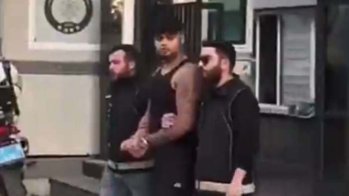 Yolun sonu cezaevi! Uyuşturucu suçlamasıyla tutuklanan rapçi LVBEL C5'in kelepçeli görüntüleri ortaya çıktı!