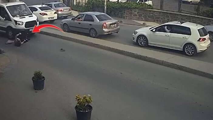 Karşıdan karşıya geçmeye çalışan kadının üzerinden kamyonet geçti