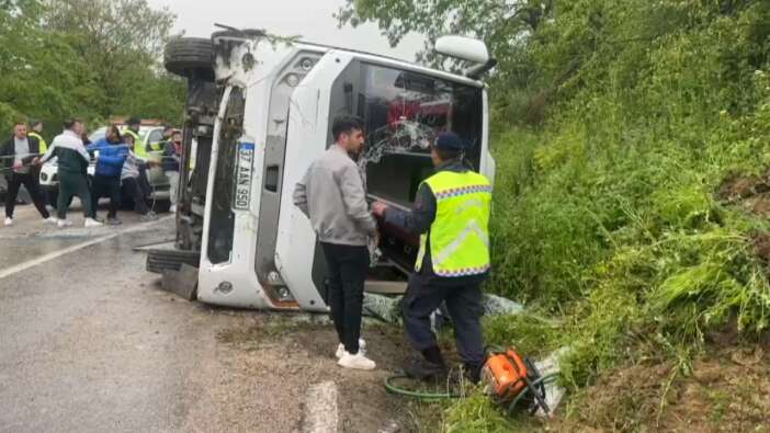 Kastamonu Üniversitesi öğrencilerini taşıyan tur otobüsü Sinop'ta kaza yaptı: 2'si ağır, 18 yaralı