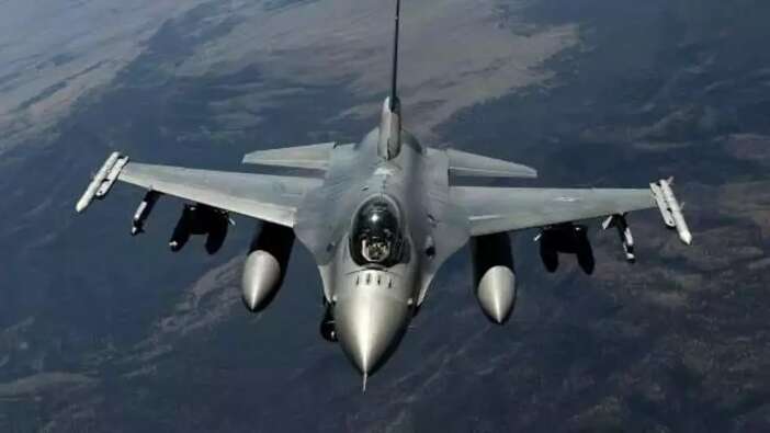 İsrail'in F-16 savaş uçağı teknik arıza sebebi ile taşıdığı bombayı düşürdü...