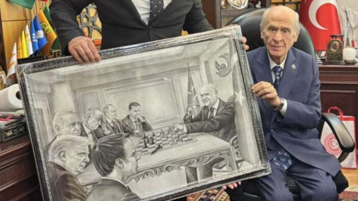 Bahçeli'ye anlamlı hediye: Küresel liderleri satrançta mat etti!