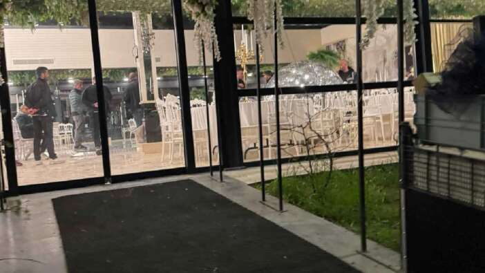 Kocaeli'de düğün salonunda disko topu düştü: 3 kişi yaralandı