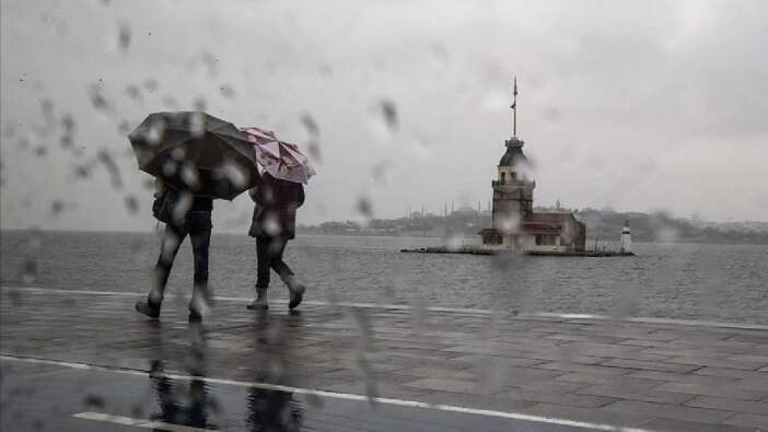 İstanbul'da kuvvetli sağanak bekleniyor! Tedbirinizi alın...