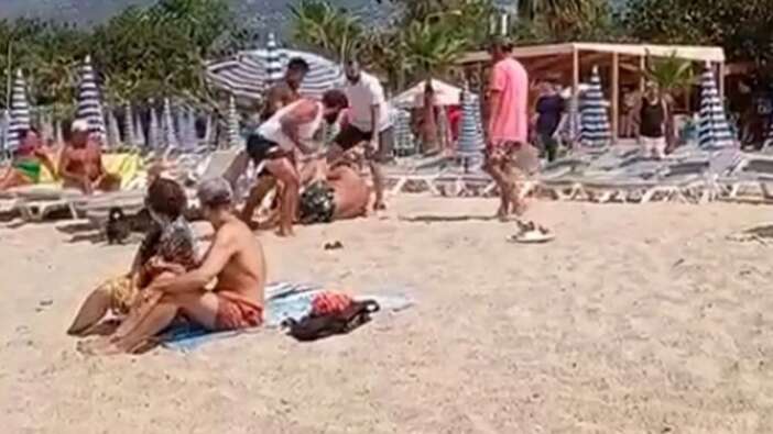 Alanya'da şezlong ücretini fazla bulan turiste dayak! İşletme mühürlendi