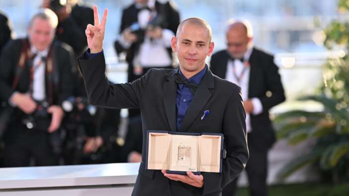 Filistinli yönetmen Tawfeek Barhom Cannes'dan ödülle döndü