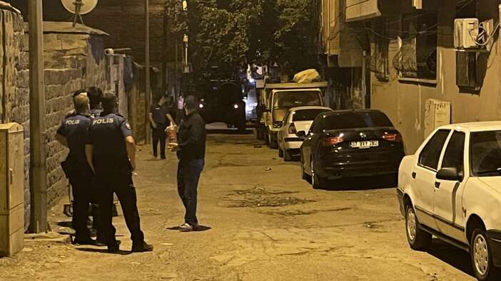 Şanlıurfa'da polise silahla ateş açmıştı! Zanlı saklandığı evde yakalandı...