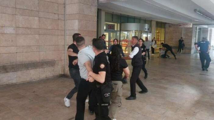 Samsun Adliyesi'nde yumruklu kavga! Duruşma çıkışı ortalık karıştı