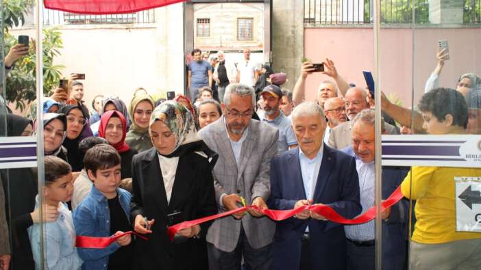 Müzehhibe Asuman Coşkun ve öğrencilerinin Tezhip Sergisi Birlik Vakfı’nda açıldı