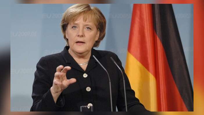 Merkel'den Türkiye'ye övgüler!