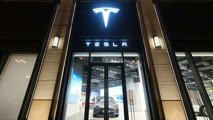 Hisselerde tarihi düşüş! Trump ile Elon Musk arasındaki vergi krizi Tesla’yı çökertti!