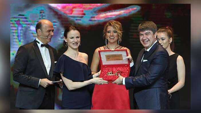 Onur ödülleri Necla Nazır, Osman Sınav ve Suzan Avcı'nın, Altın Anahtar ise Julliette Lewis'in oldu...