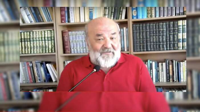 “Kurban kesmek ibadet değildir” dedi, yine tepki çekti! İhsan Eliaçık bu bayram da sahnede