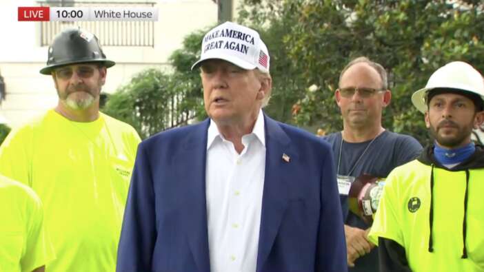 Donald Trump’tan nükleer gözdağı: İran’ı vuracak mıyız, söyleyemem… Ama hava savunmaları çöktü!