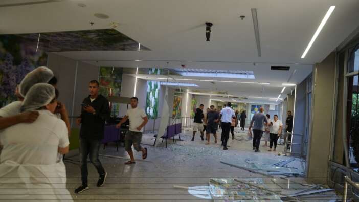 İsrail'de olağanüstü sabah! İran, Beerşeba'daki Soroka Hastanesi'ni balistik füzelerle vurdu!