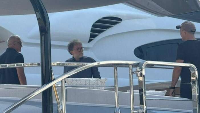 Ahmet Hakan ve Bakan Mehmet Nuri Ersoy lüks yatta görüntülendi sosyal medya karıştı! Röportaj mı tatil mi?