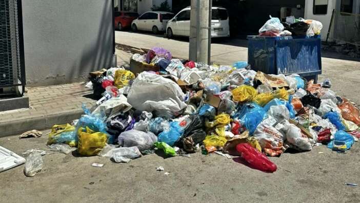 CHP'li Buca Belediyesi’nde grev krizi büyüyor: Çöpler toplanmıyor, mahalleleri kötü koku ve fareler sardı!