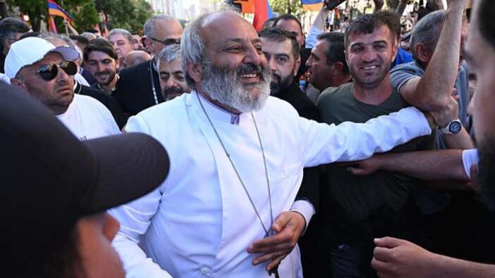 Ermenistan’da kilise destekli darbe girişimi: Başpiskopos Galstanyan gözaltına alındı