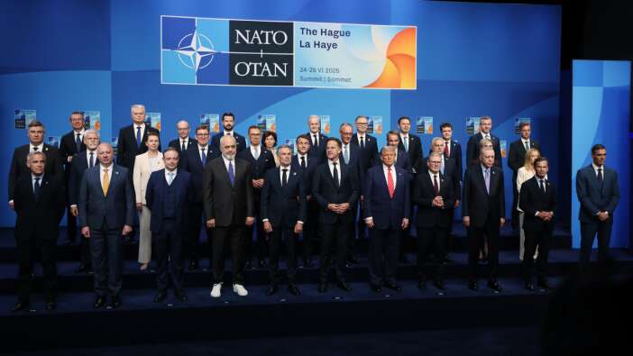 Lahey’deki NATO zirvesinde aile fotoğrafı: Cumhurbaşkanı Erdoğan, Trump ve Starmer en önde