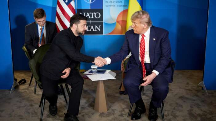Trump ile Zelenskiy görüştü! Masada barış ve ortak savunma var!