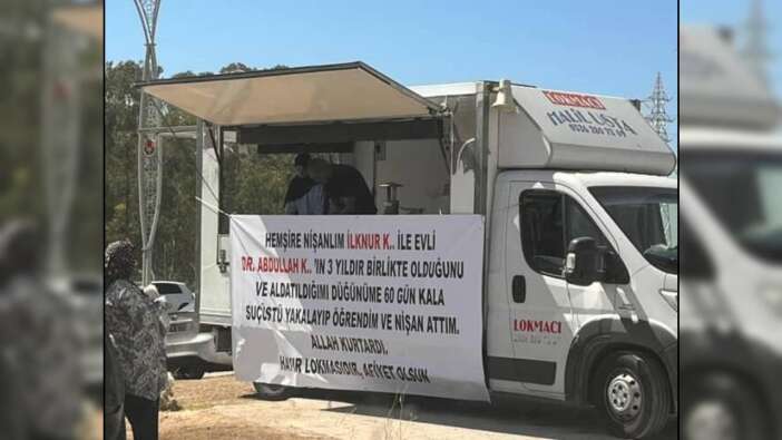 Düğüne 2 ay kala suçüstü! Aldatılan eş, afiş yaptırıp hayır lokması dağıttı