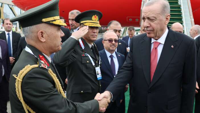 Cumhurbaşkanı Erdoğan Ekonomik İşbirliği Teşkilatı 17. Zirvesi için Azerbaycan'da