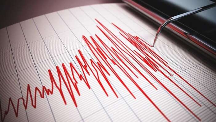 Elazığ'da akşam saati korkutan deprem!