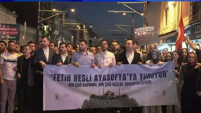 Ayasofya’ya fetih yürüyüşü: AK Gençlik 86 yıllık hasreti unutmadı!