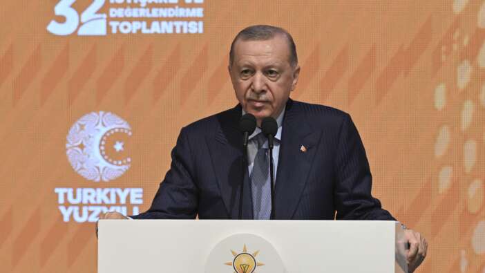 Cumhurbaşkanı Erdoğan: CHP'nin ve başındaki karikatür tipin tüm çırpınışlarına rağmen kendilerini ciddiye almıyoruz