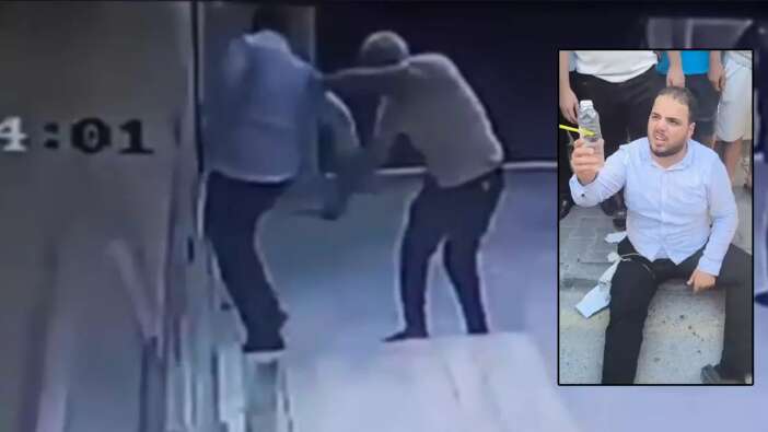 Camide müezzine bıçaklı saldırı! Ölümden döndüğü o anlar kamerada...