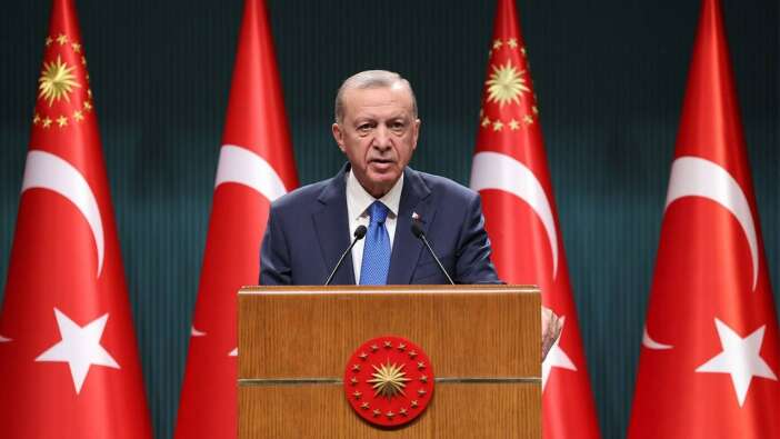 Bakanlar değişiyor dedikodusu... Kabinenin perşembe günü toplanması ve toplu yemek kulisleri hareketlendirdi
