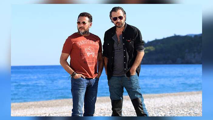 Kaybedenler Kulübü "Yolda" / VİDEO
