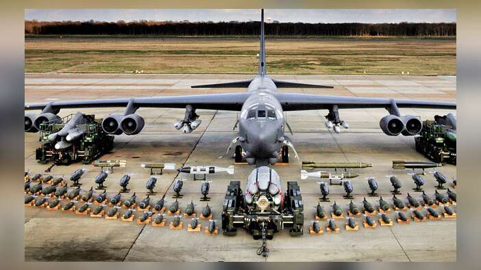 ABD, nükleer silah kapasiteli B-52 bombardıman uçaklarını teyakkuza geçiriyor