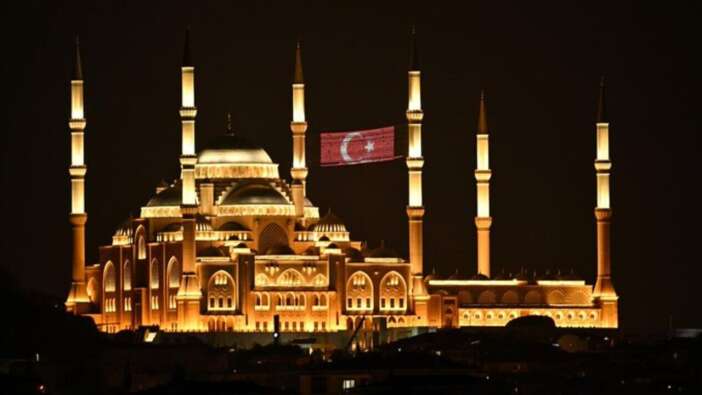 90 bin camide eş zamanlı dua: Kuraklık, afetler ve şehitler için...